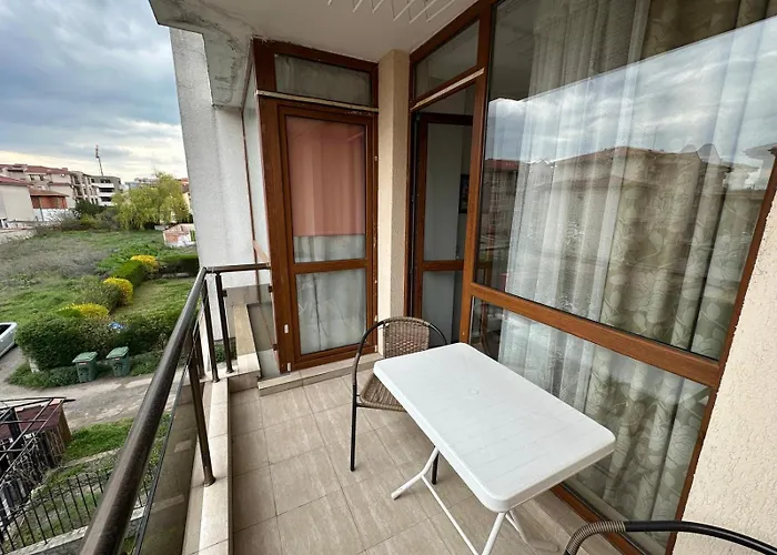 Apartment Emilia Rawda